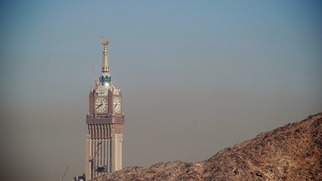 How Close Should You Stay to Masjid al-Haram?