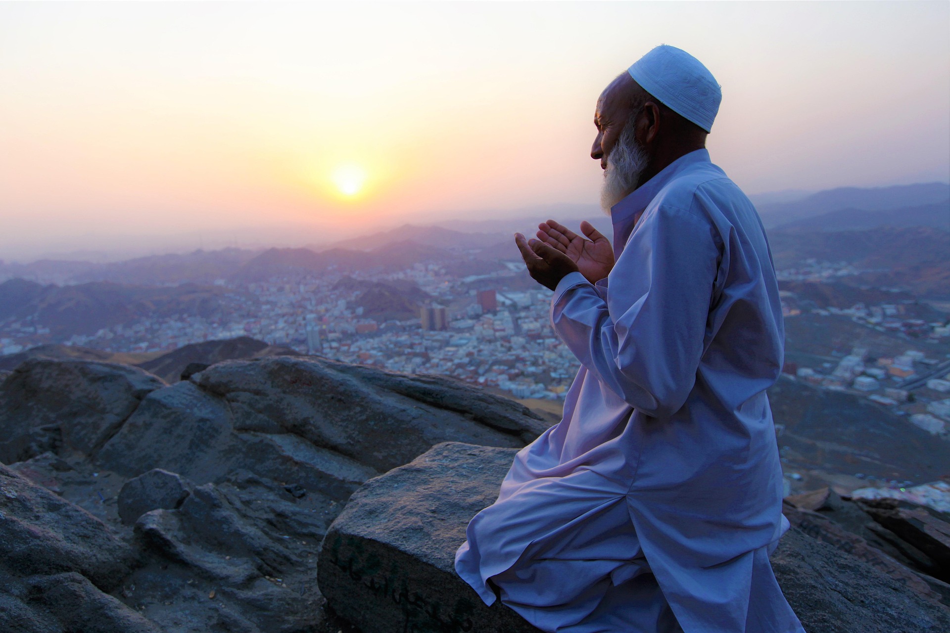Where to Stay in Mecca for Umrah (Best Areas Explained)