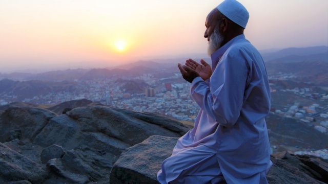 Where to Stay in Mecca for Umrah (Best Areas Explained)